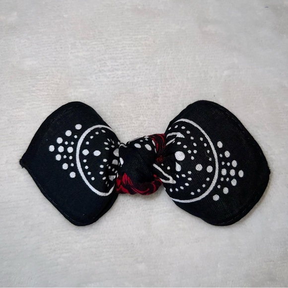 Black and Red Rose Paisley Rockabilly Bandana Knotted Hair Bow - Picture 7 of 11